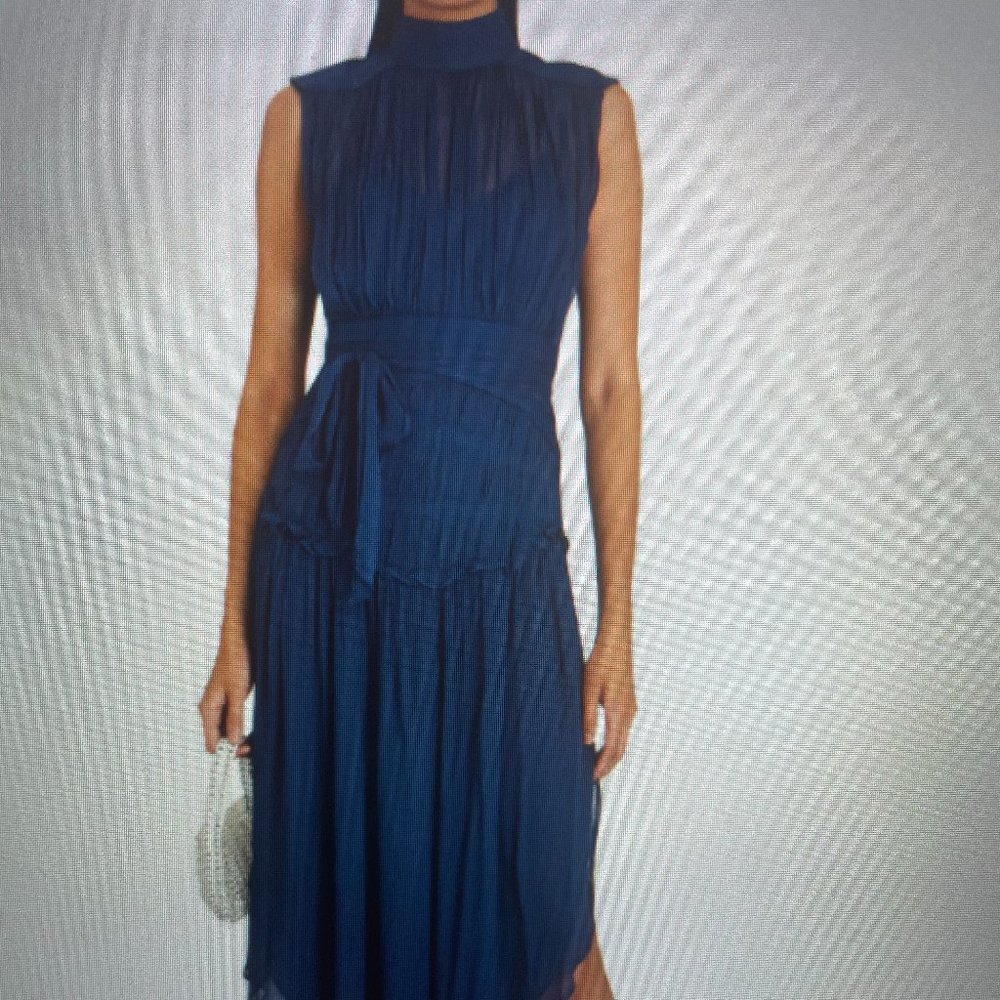 blue dress